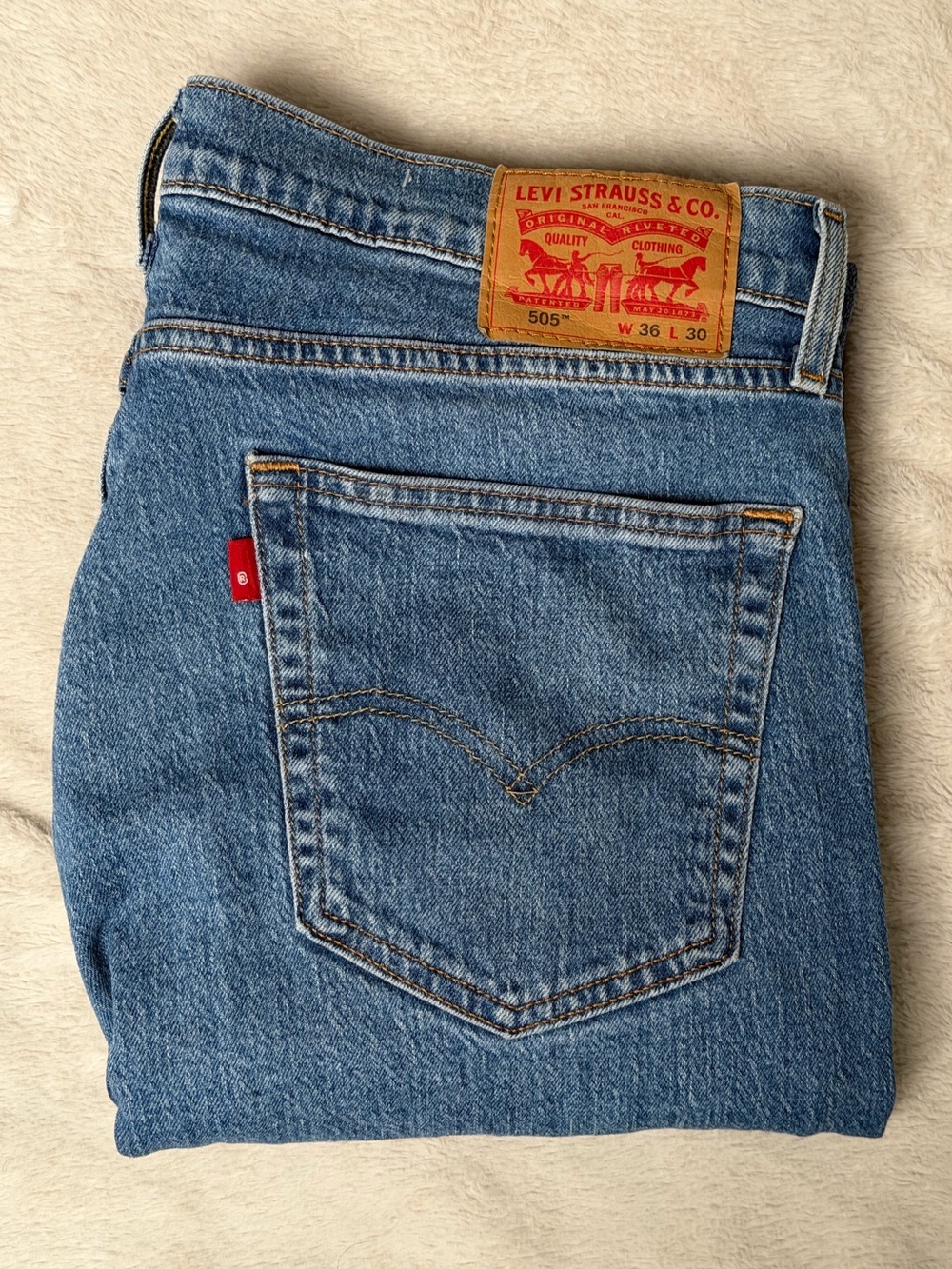 Levi's 505 Straight Leg Men's Jeans in Medium Blue Denim